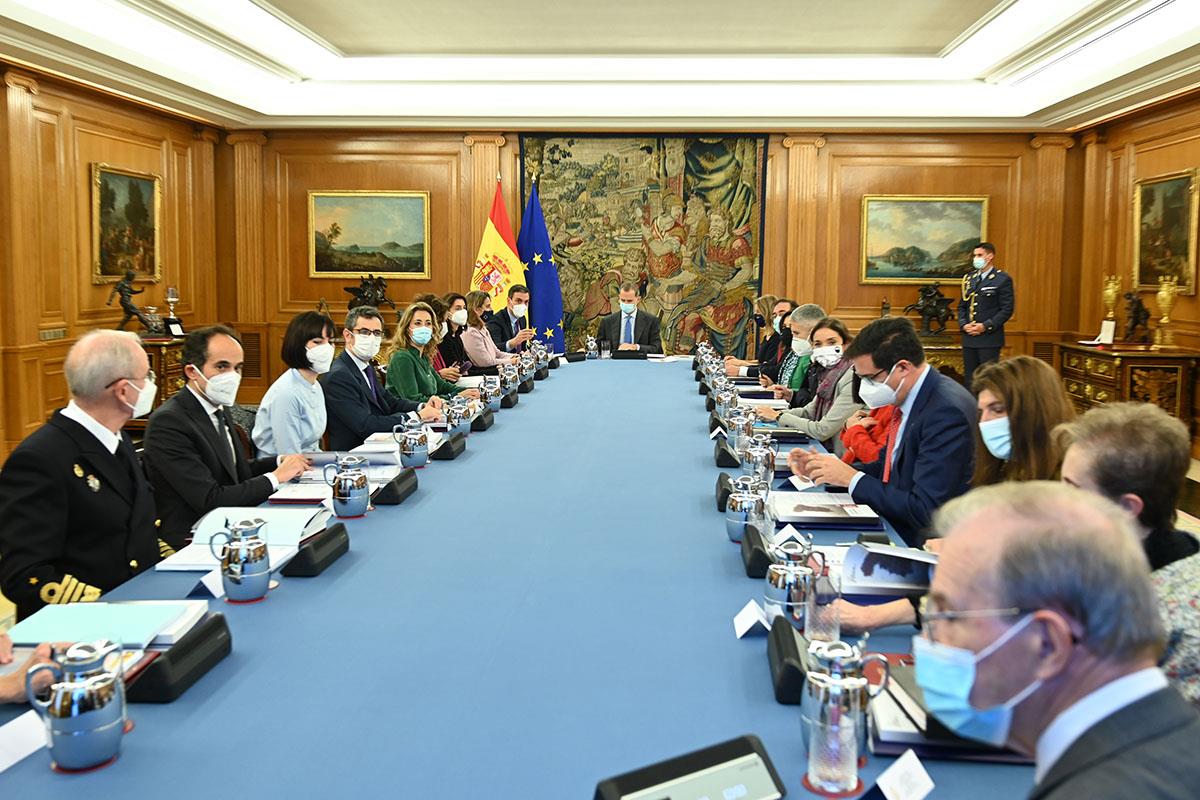 18/11/2021. Sánchez asiste a la reunión del Consejo de Seguridad Nacional. El presidente del Gobierno, Pedro Sánchez, junto a los asistentes...