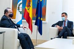 Alejandro Eduardo Giammattei y Pedro Sánchez