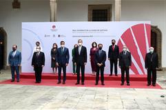 Foto de familia de la reunión del patronato de la Ciudad de Santiago de Compostela