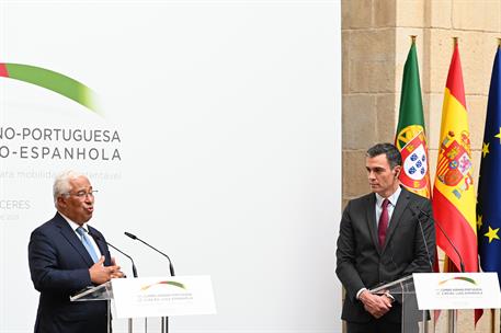28/10/2021. XXXII Cumbre Hispano-Portuguesa. El presidente del Gobierno, Pedro Sánchez, comparece, junto al primer ministro de la República ...