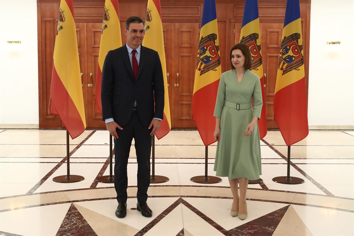 3/06/2022. El presidente del Gobierno viaja a la República de Moldavia. El presidente español, Pedro Sánchez, y Maia Sandu, presidenta de Moldavia.