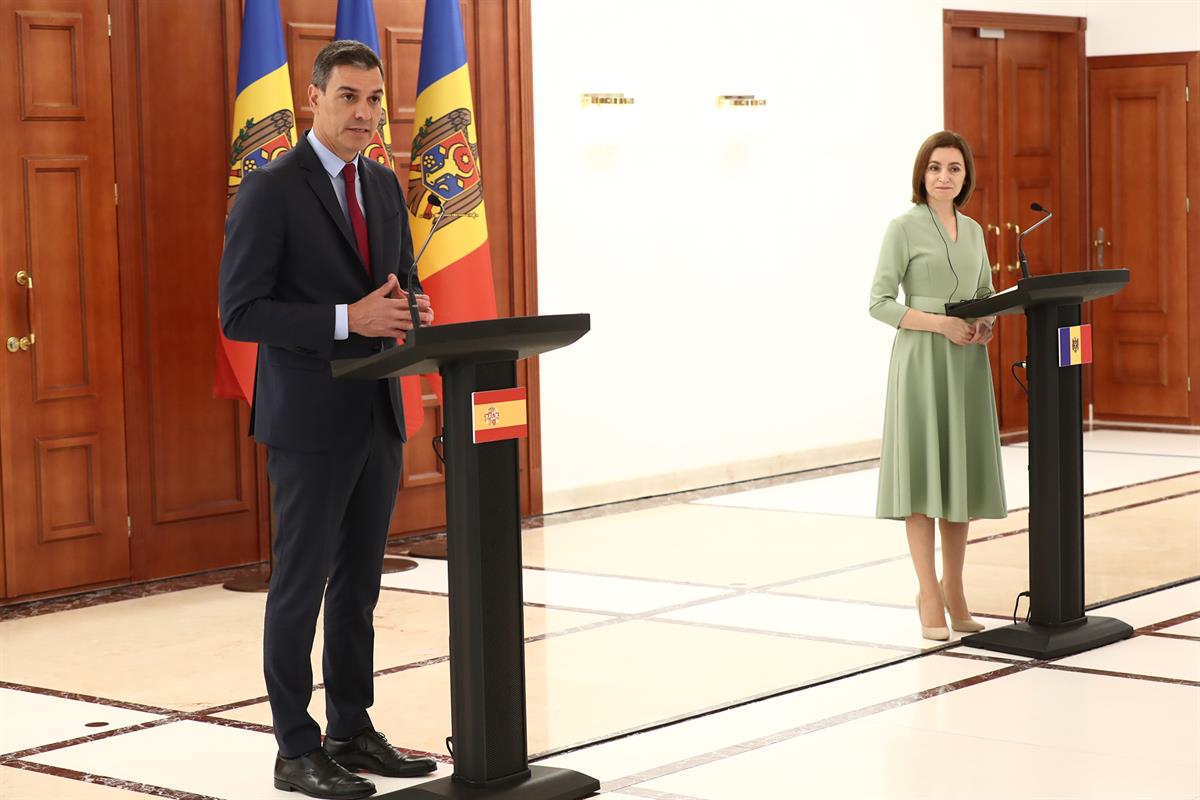 3/06/2022. El presidente del Gobierno viaja a la República de Moldavia. El presidente Sánchez y la presidenta Sandu han ofrecido una declara...