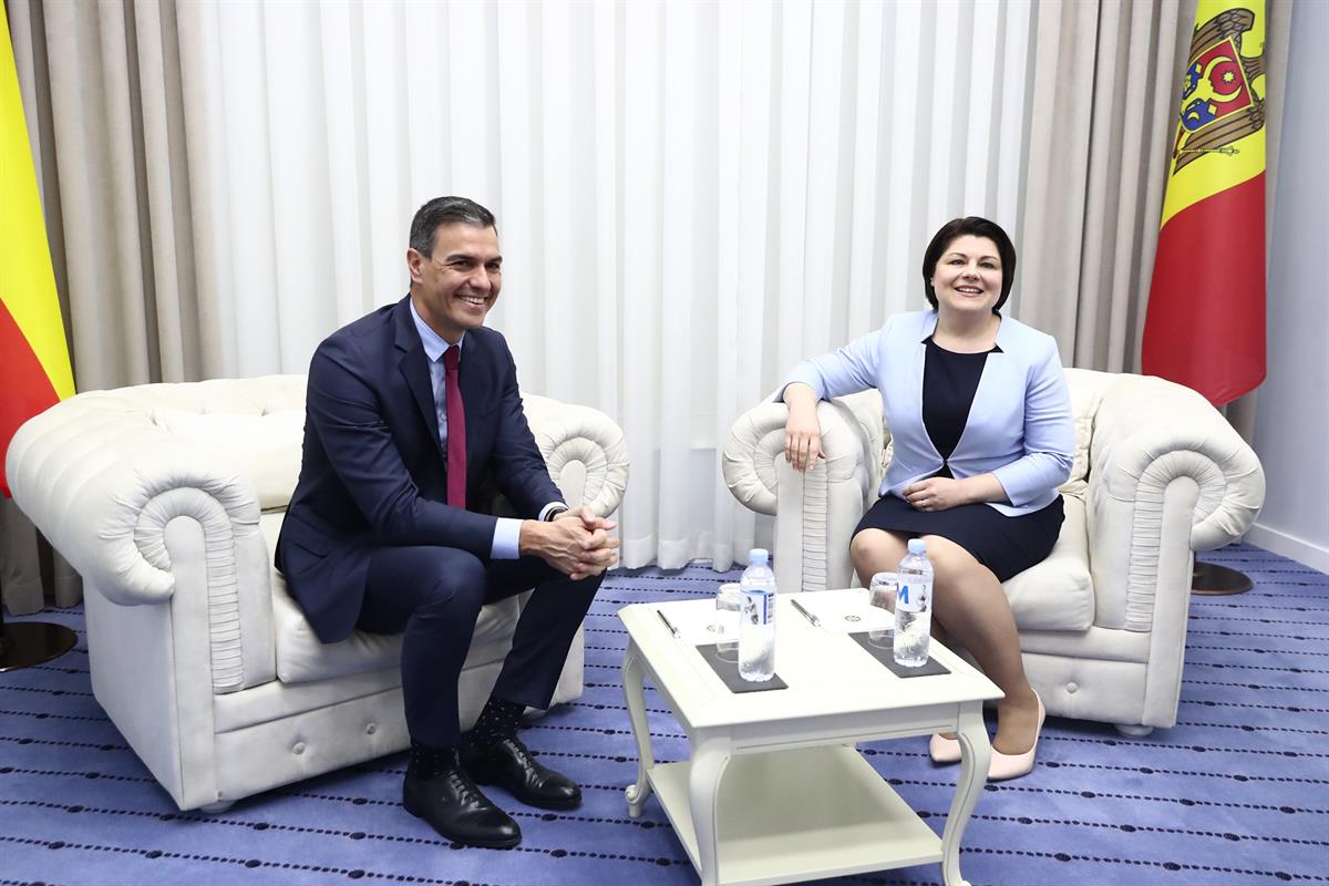 3/06/2022. El presidente del Gobierno viaja a la República de Moldavia. Pedro Sánchez, reunido con la primera ministra de Moldavia, Natalia Gavrilița.