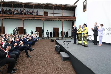 12/03/2022. Pedro Sánchez asiste al Acto de Homenaje a la Ejemplaridad del Pueblo de La Palma. Entrega de condecoraciones duante el homenaje...