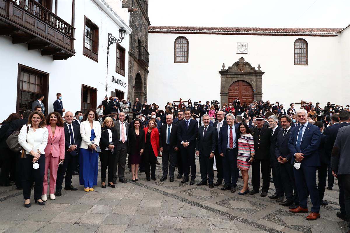 12/03/2022. Pedro Sánchez asiste al Acto de Homenaje a la Ejemplaridad del Pueblo de La Palma. El presidente del Gobierno, Pedro Sánchez, co...