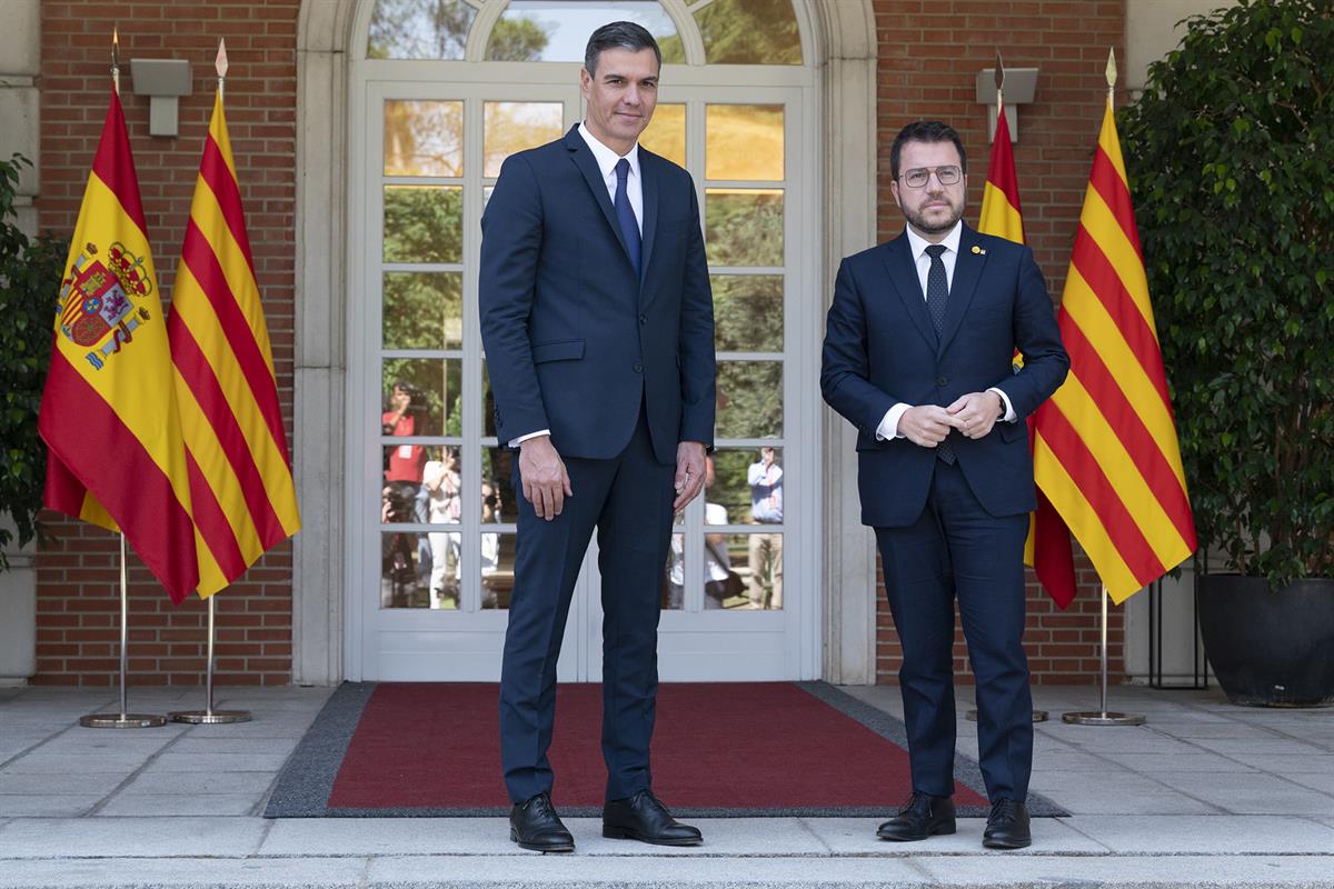 15/07/2022. El presidente del Gobierno recibe al presidente de la Generalitat de Cataluña, Pere Aragonès.. El presidente del Gobierno junto ...