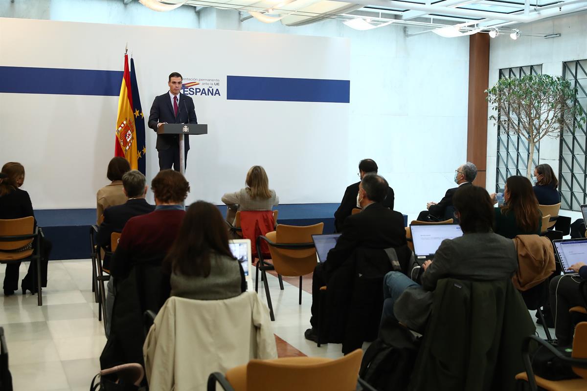 18/02/2022. Pedro Sánchez participa en la Cumbre Unión Europea-Unión Africana. El presidente del Gobierno, Pedro Sánchez, durante la rueda d...