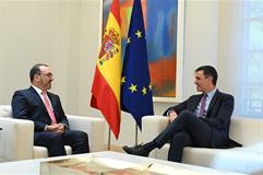 El presidente del Gobierno, Pedro Sánchez, y el presidente dle Banco de Desarrollo de América Latina, Sergio Díaz-Granados