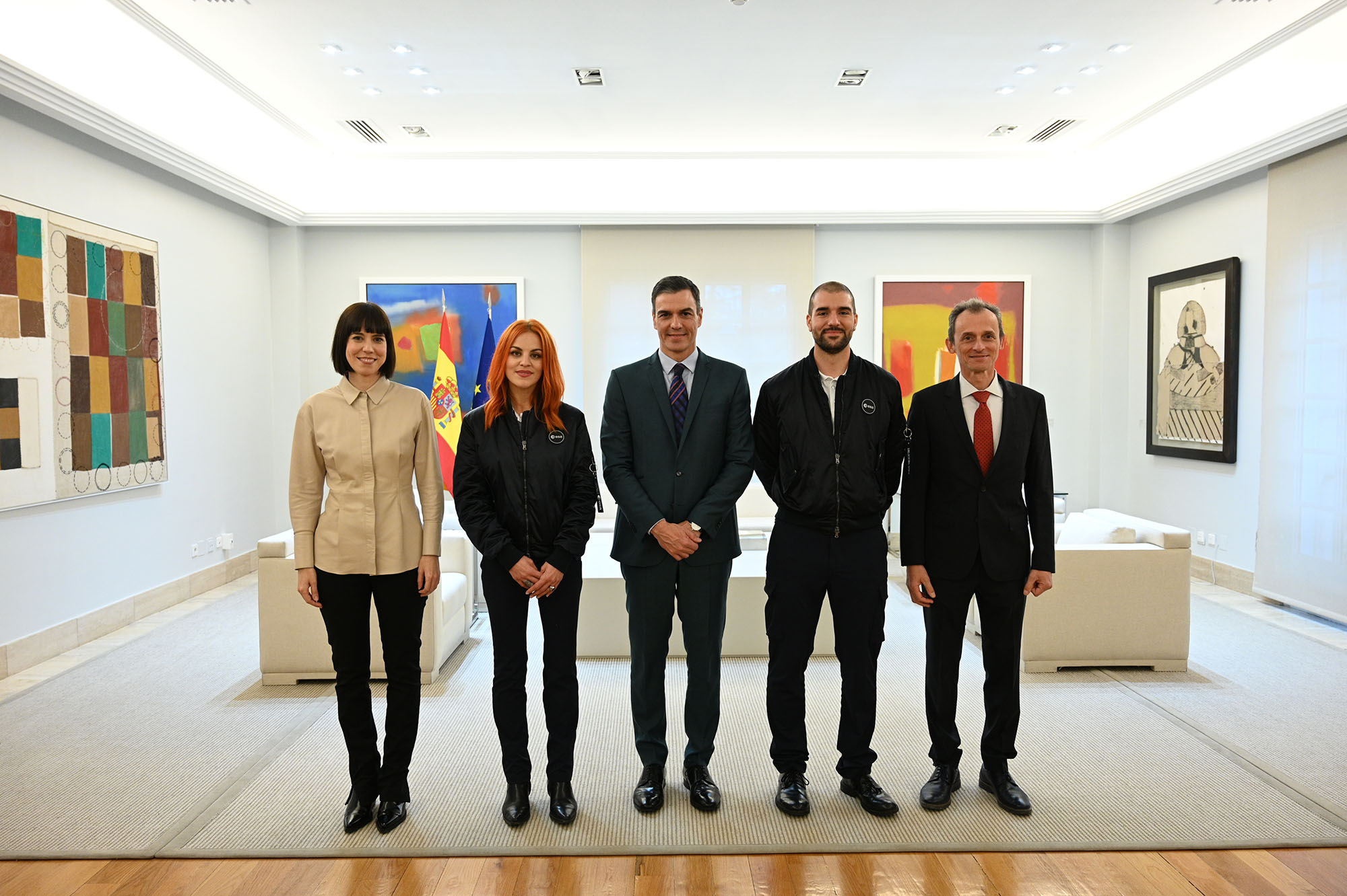 La Moncloa 24112022 Sánchez Recibe A Los Nuevos Astronautas Españoles De La Agencia Espacial 0214