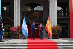 El presidente del Gobierno, Pedro Sánchez, es recibido por la presidenta de la República de Honduras, Xiomara Castro