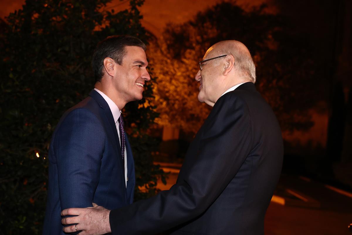 28/12/2022. Pedro Sánchez viaja a Líbano. El presidente del Gobierno, Pedro Sánchez, junto al primer ministro de Líbano, Najib Mikati