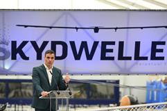 El presidente de Gobierno, Pedro Sánchez, durante su intervención en la visita a las instalaciones de la empresa Skydweller