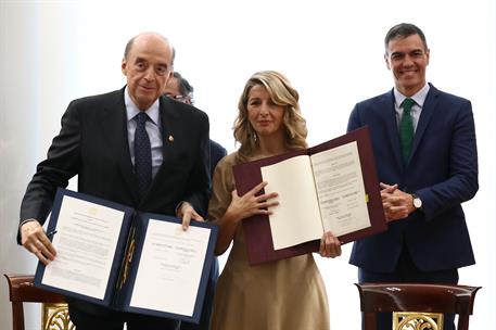 4/05/2023. Yolanda Díaz firma el primer memorando de entendimiento en materia laboral con Colombia. La vicepresidenta segunda y ministra de ...