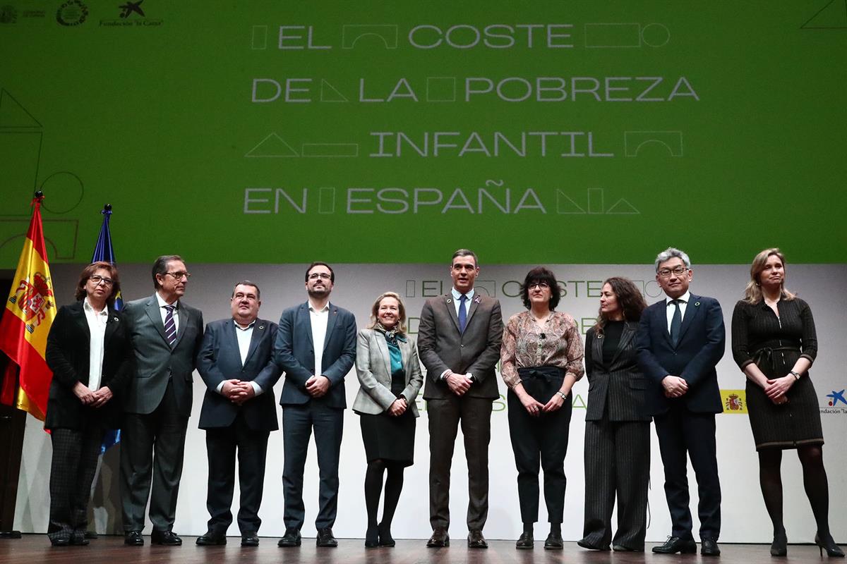 6/03/2023. Sánchez interviene en la presentación de "El coste de la pobreza infantil". Ernesto Gasco, Alberto Garzón, Nadia Calviño y Pedro ...