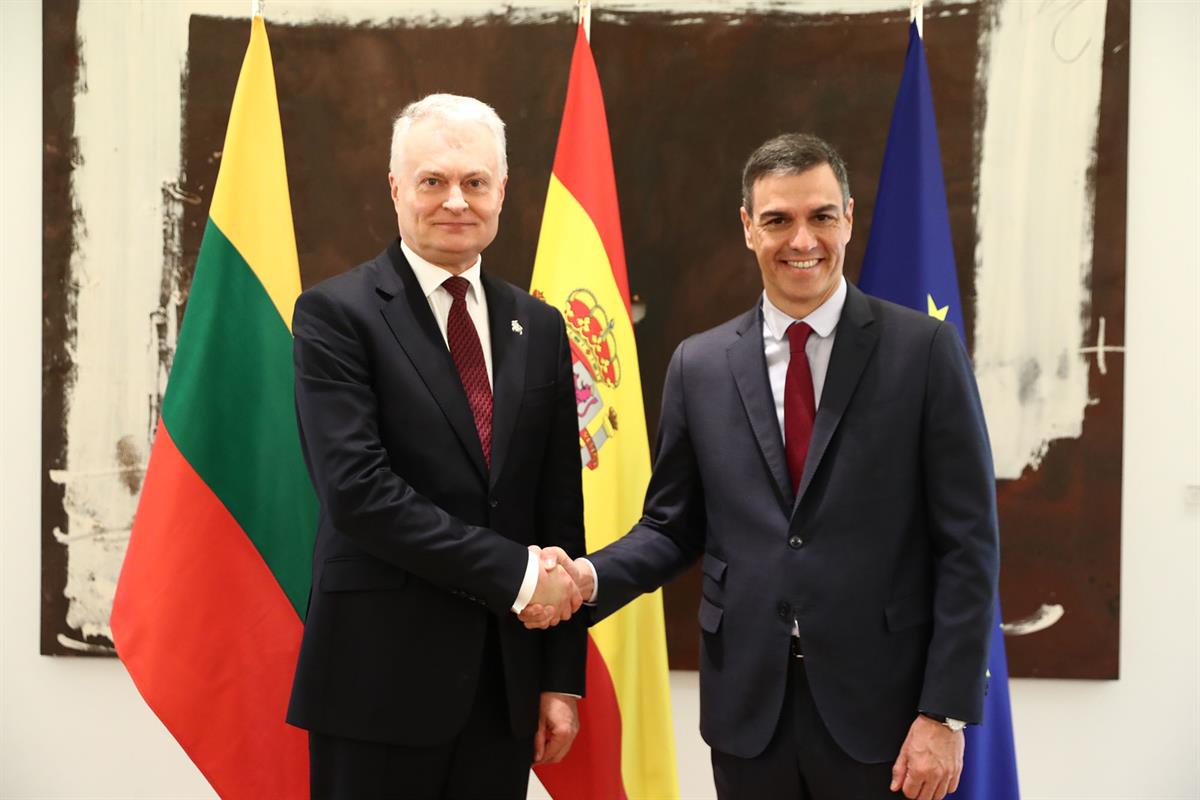 10/05/2023. Pedro Sánchez recibe al presidente de Lituania, Gitanas Nausėda. El presidente del Gobierno recibe al presidente de Lituania, Gi...