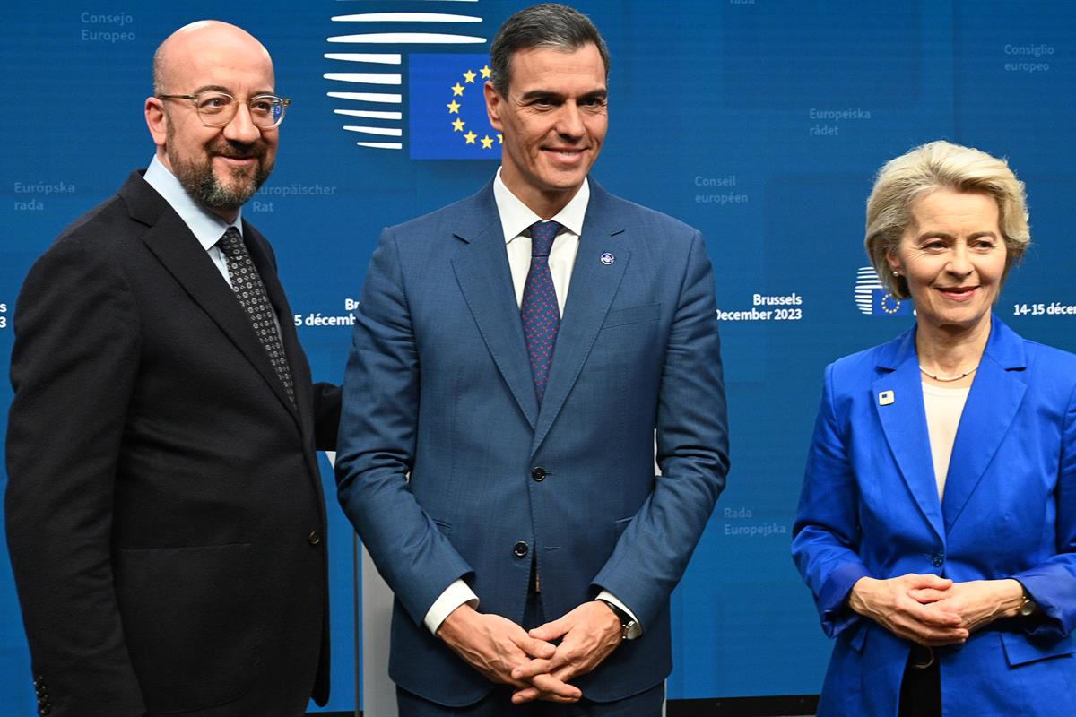 15/12/2023. Pedro Sánchez participa en el Consejo Europeo. El presidente del Gobierno, Pedro Sánchez, el presidente del Consejo Europeo, Cha...