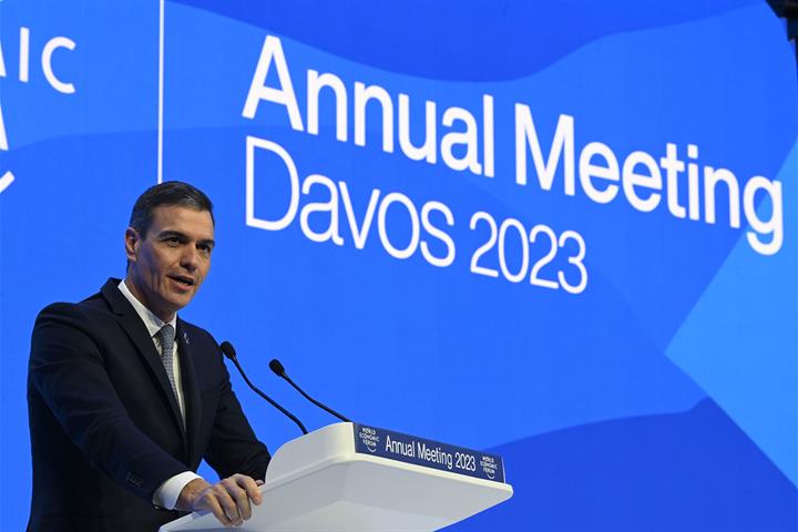 La Moncloa. 17/01/2023. In Davos, Pedro Sánchez calls on global elites to  help reverse inequalities [President/News]