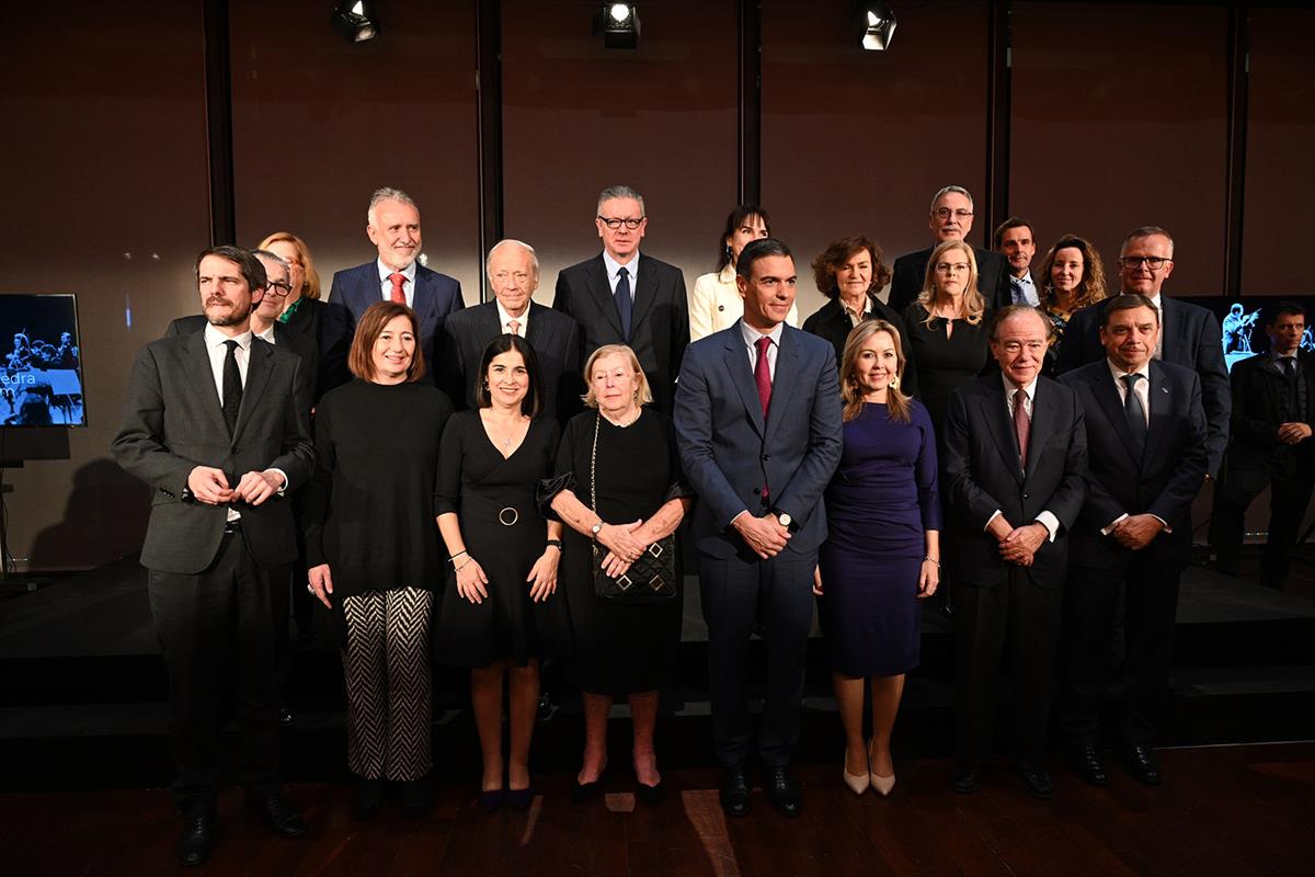 18/12/2023. Acto de homenaje a Jerónimo Saavedra. Foto de familia en el acto de homenaje al exministro, exsenador y primer presidente de Can...