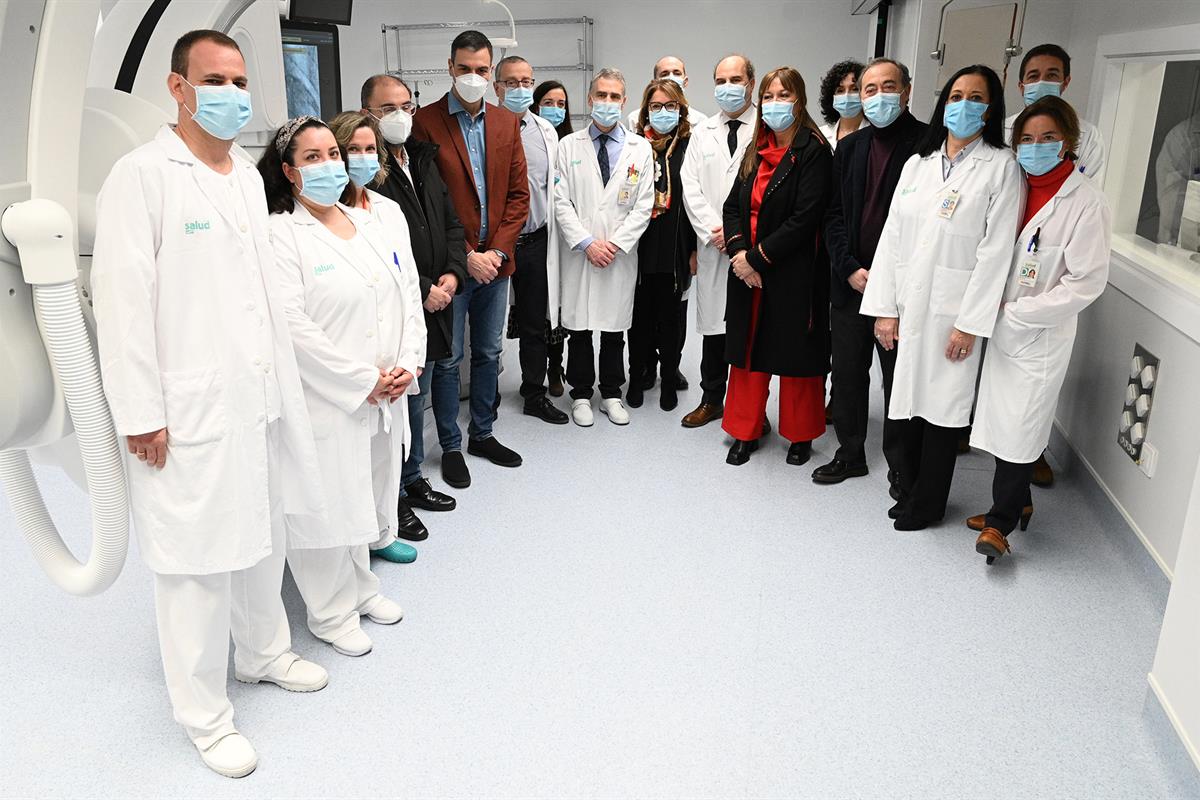 18/02/2023. Pedro Sánchez visita el Hospital Clínico Universitario Lozano Blesa. El presidente del Gobierno, Pedro Sánchez, durante su visit...