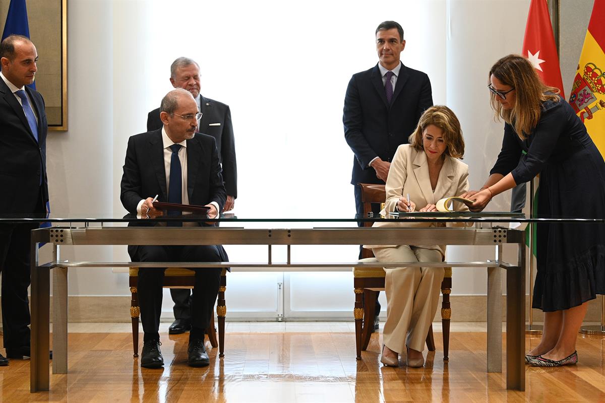 19/06/2023. Pedro Sánchez recibe al Rey de Jordania, Abdalá II bin Al Husein. La ministra de Transportes, Movilidad y Agenda, Raquel Sánchez...