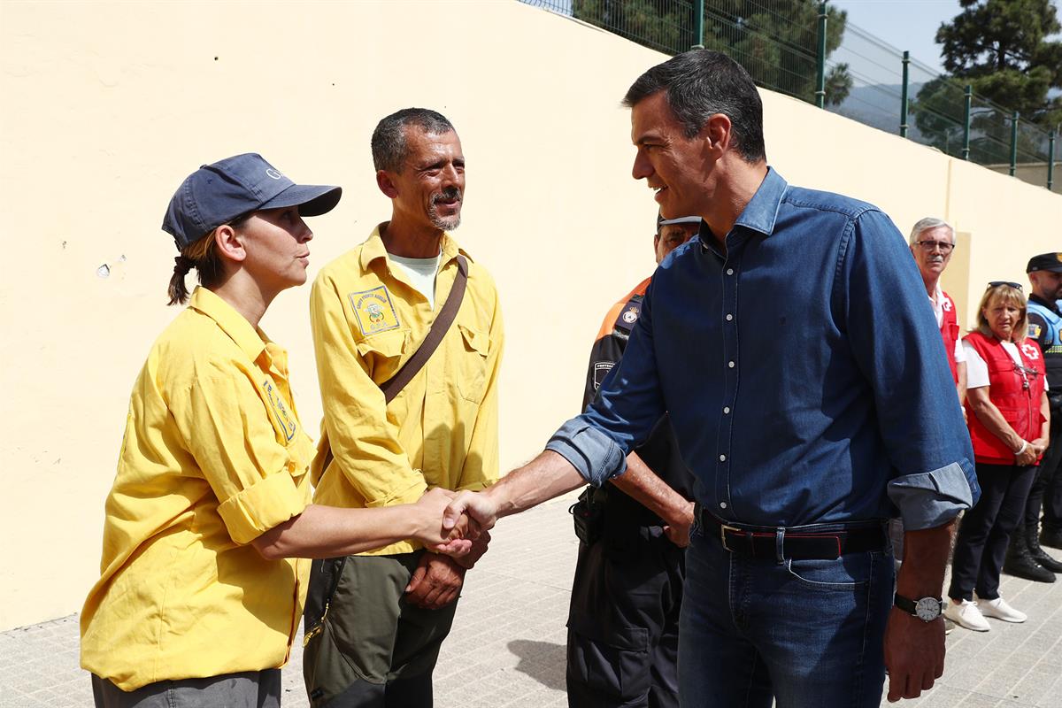 21/08/2023. Pedro Sánchez visita la zona afectada por el incendio de Tenerife. El presidente del Gobierno en funciones, Pedro Sánchez, duran...