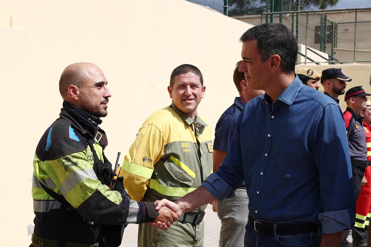 21/08/2023. Pedro Sánchez visita la zona afectada por el incendio de Tenerife. El presidente del Gobierno en funciones, Pedro Sánchez, duran...