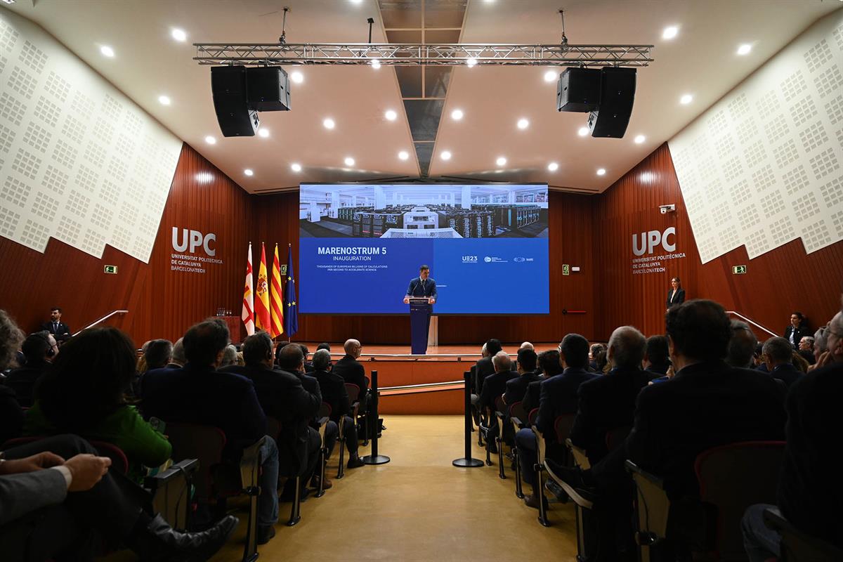 21/12/2023. Sánchez visita el Centro Nacional de Supercomputación. El presidente del Gobierno, Pedro Sánchez, durante su comparecencia tras ...