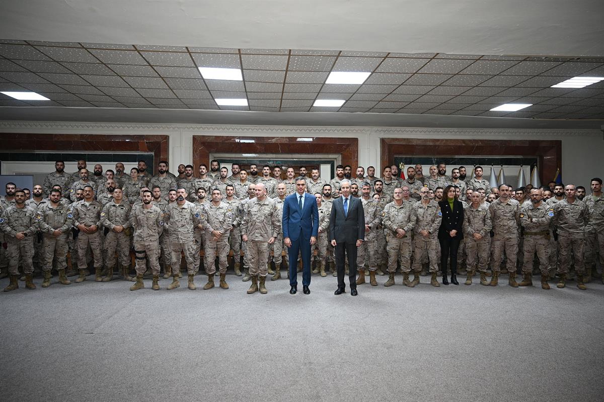 28/12/2023. Pedro Sánchez visita la República de Irak. El presidente del Gobierno, Pedro Sánchez, y junto a los militares españoles desplega...