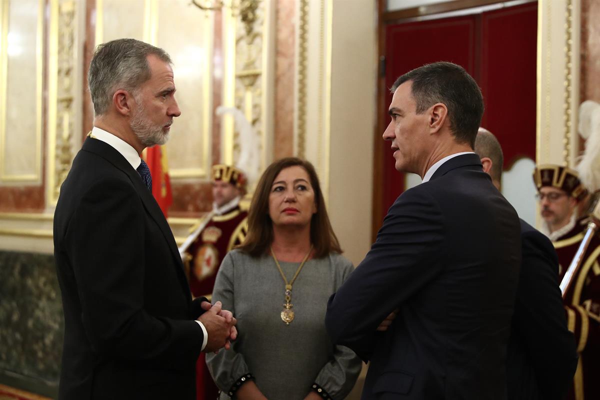 29/11/2023. Pedro Sánchez asiste a la Solemne Sesión de Apertura de la XV Legislatura. El rey Felipe VI, la presidenta del Congreso de los D...