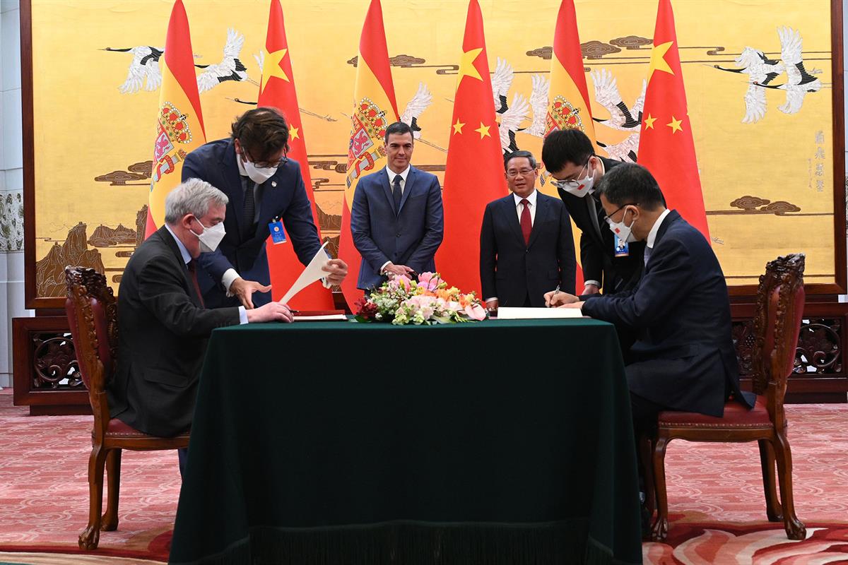 31/03/2023. Viaje del presidente a China: Pekín. Firma de acuerdos presidida por el presidente del Gobierno, Pedro Sánchez, y el primer mini...