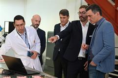 Pedro Sánchez, durante su visita a la sede de Clue Technologies