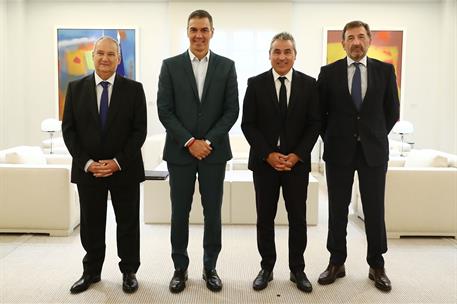 3/09/2024. El presidente del Gobierno recibe al nuevo presidente de Anfac, Josep María Recansens. Fotografía de familia de la reunión de Ped...