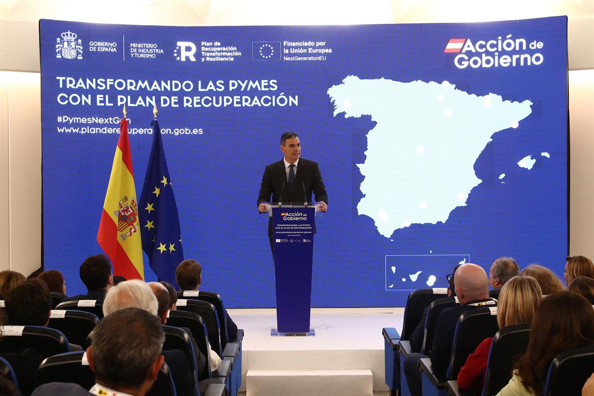 3/10/2024. Pedro Sánchez inaugura la jornada "Transformando las pymes con el Plan de Recuperación". El presidente del Gobierno, Pedro Sánche...