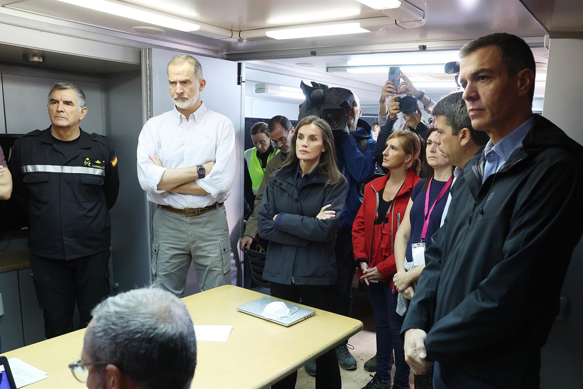 3/11/2024. Pedro Sánchez participa en la reunión del Centro de Coordinación Operativo Integrado (CECOPI). Los reyes, Felipe VI y Letizia, el...