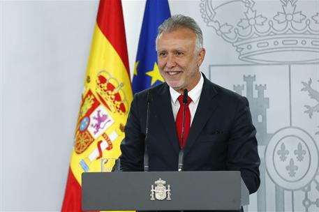 4/10/2024. The President of the Government of Spain receives the presidents of Murcia, Valencia and Castilla-La Mancha. The Minister for Ter...