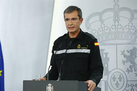 4/11/2024. Pedro S&#225;nchez asiste a la reuni&#243;n del Comit&#233; de crisis para el seguimiento de los efectos de la DANA. El general jefe de la Unida...