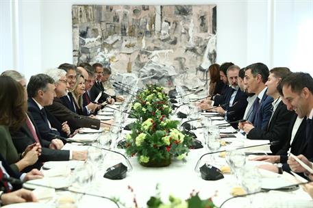 4/12/2024. Almuerzo de trabajo de Pedro Sánchez con miembros del Instituto Hermes. El presidente del Gobierno, Pedro Sánchez, mantiene un al...