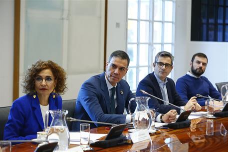 5/12/2024. Pedro Sánchez preside la reunión del Comité de crisis para el seguimiento de los efectos de la DANA. El presidente del Gobierno, ...