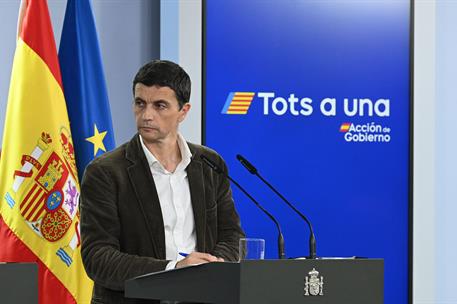 6/11/2024. Pedro S&#225;nchez preside la reuni&#243;n del Comit&#233; de crisis para el seguimiento de los efectos de la DANA. El secretario de Estado de l...