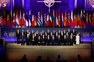 Foto de familia del acto de celebración del 75º aniversario de la OTAN