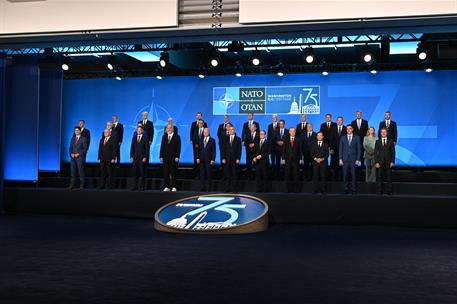 10/07/2024. Pedro S&#225;nchez participa en la cumbre de la OTAN (primera jornada). Foto de familia de los jefes de Estado y/o de Gobierno de los...