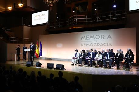 10/12/2024. Pedro S&#225;nchez interviene en el acto del &#39;D&#237;a de recuerdo y homenaje a las v&#237;ctimas de la Dictadura&#39;. El presidente del Gobierno,...