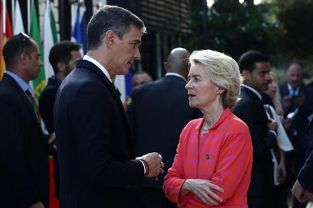 11/10/2024. Pedro S&#225;nchez attends the EU-MED9 Summit. The President of the Government of Spain talks with the President of the European Commission