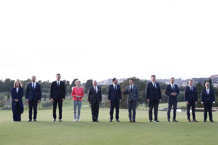 11/10/2024. Pedro Sánchez attends the EU-MED9 Summit. Group photo of the participants in the EU-MED9 Summit