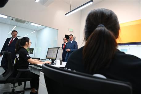 11/09/2024. Pedro Sánchez en kunshan. El presidente del Gobierno, Pedro Sánchez, visita las instalaciones del clúster industrial y tecnológi...