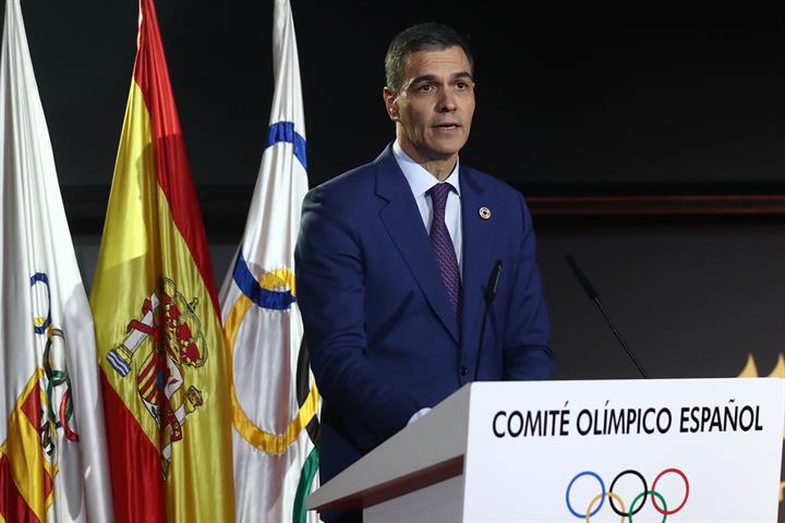 El presidente del Gobierno, Pedro Sánchez, durante su intervención en la gala del COE 