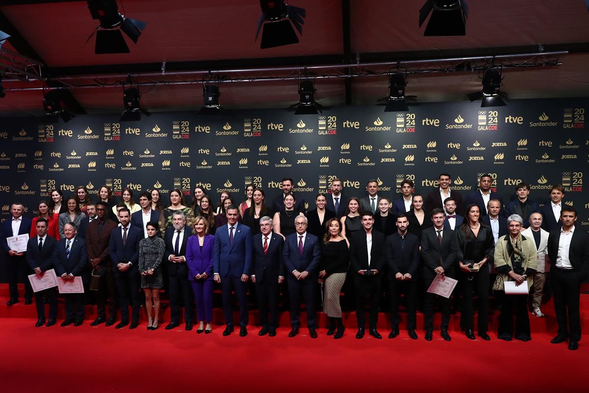 11/12/2024. Pedro Sánchez asiste a la XIX Gala del Comité Olímpico Español. Foto de familia de la XIX Gala Anual del Comité Olímpico Español (COE).