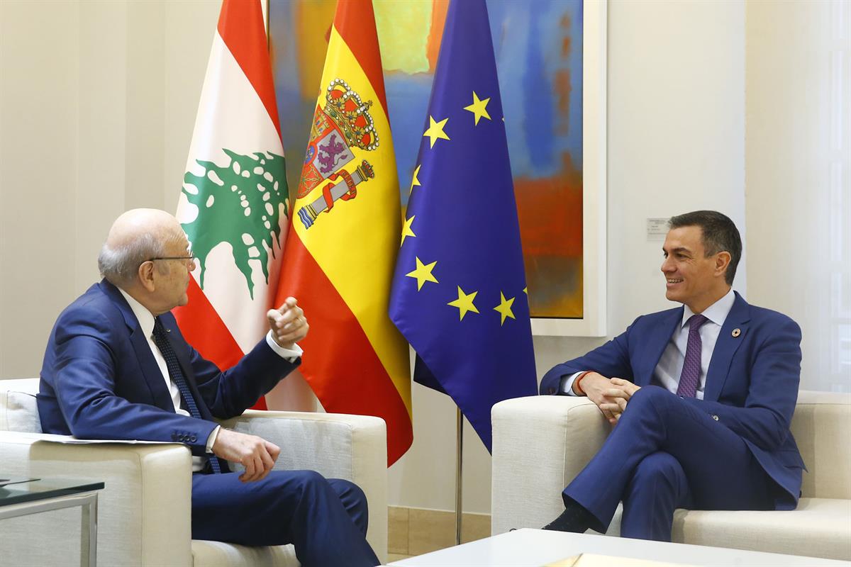 11/12/2024. Pedro Sánchez se reúne con el primer ministro de Líbano, Najib Mikati. El presidente del Gobierno, Pedro Sánchez, y el primer mi...