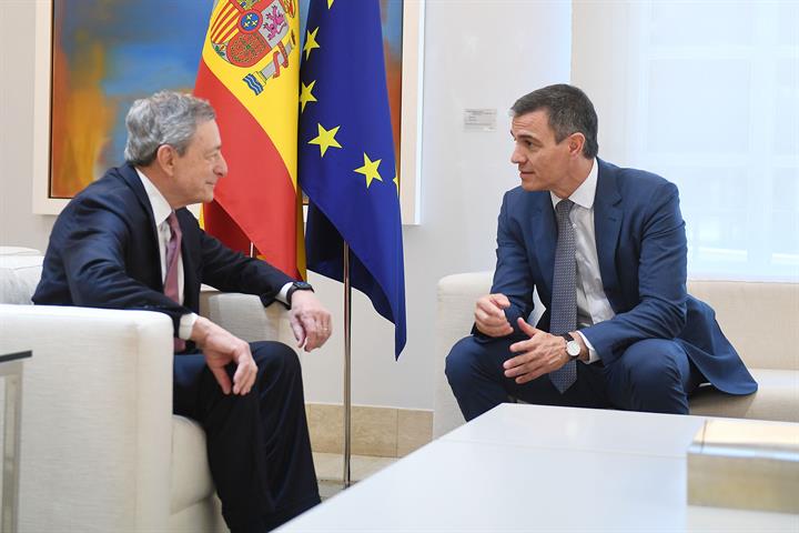 13/06/2024. Pedro Sánchez recibe a Mario Draghi. El presidente del Gobierno, Pedro Sánchez, durante la reunión que ha mantenido con el expre...