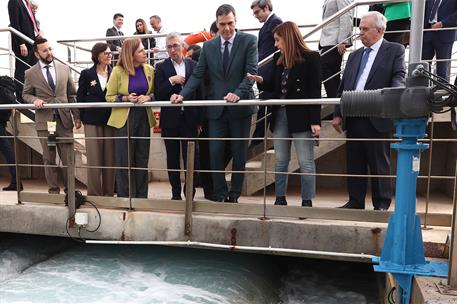 14/02/2024. Pedro Sánchez visita las instalaciones de la planta desaladora de Acuamed. El presidente del Gobierno, Pedro Sánchez, durante su...